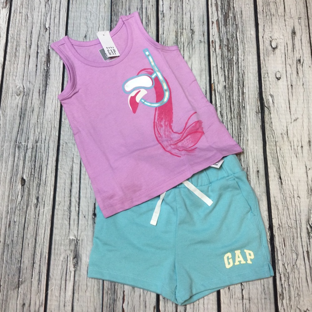 Gap Girls 2T 3T 4T Flamingo Shirt & Shorts Outfit